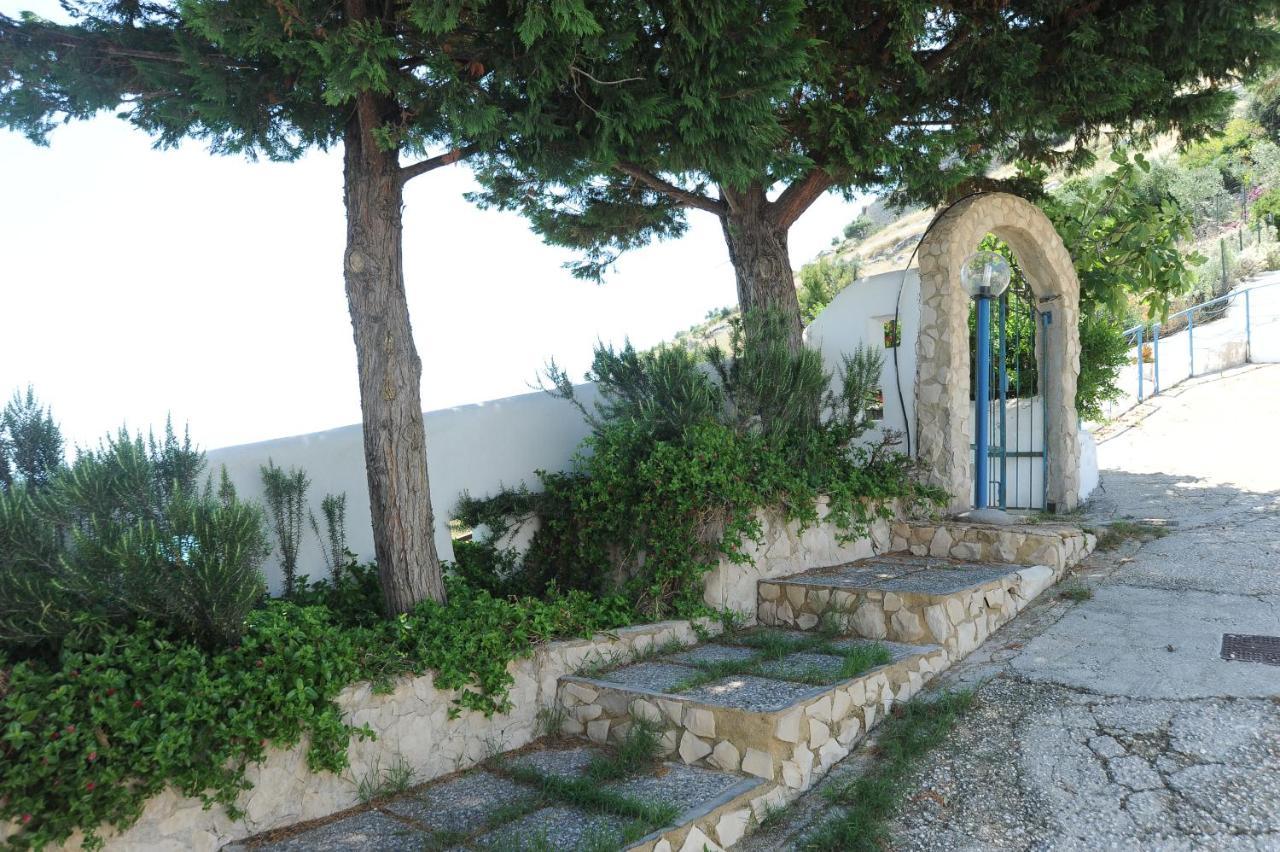 Case Vacanza Montesaraceno Mattinata Extérieur photo